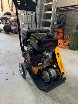  в прокат в Брянске. У нас лучшая цена за сутки! Возможность взять в аренду с выгодной скидкой до 40% при экспресс доставке 24/7. И помните, ночью стоимость еще дешевле на 30%! #арендапрокат #виброплита #выгодно